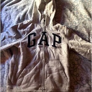 Gap sweater Medium in kids never used just stayed in the closet
